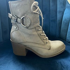 Guess lace up ankle boots